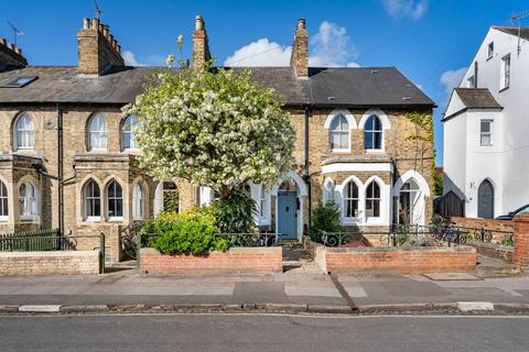 Terraced house - Kingston Road, Walton Manor