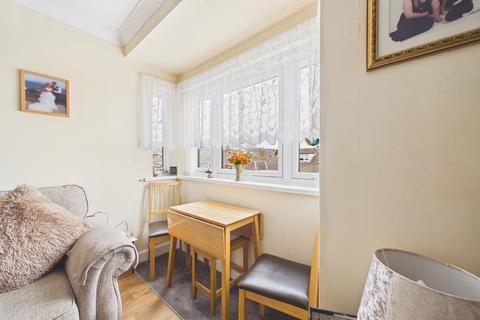 2 bedroom apartment for sale, Linwood Court , Guisborough
