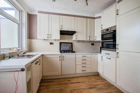 3 bedroom semi-detached house for sale, Denby Dale Road, Wakefield, WF2