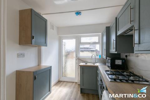 3 bedroom semi-detached house to rent, Wolverhampton Road, Oldbury, B68