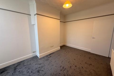 2 bedroom terraced house to rent, Walthall St, Crewe