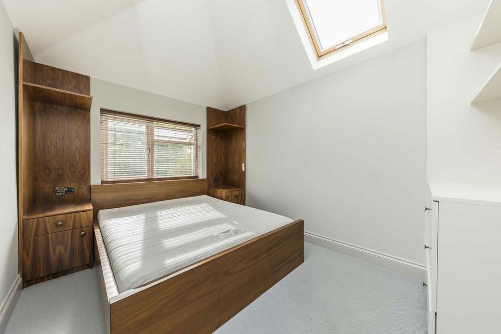 House in London - View 5