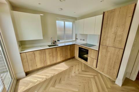 2 bedroom apartment to rent, Churchfields, London E18