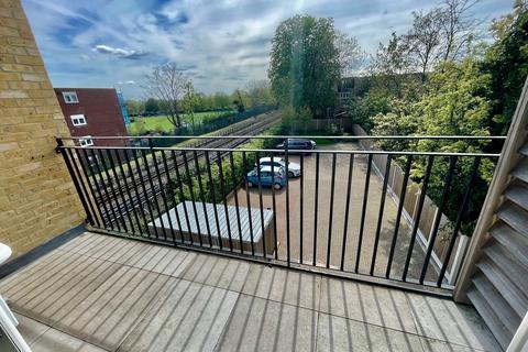 2 bedroom apartment to rent, Churchfields, London E18
