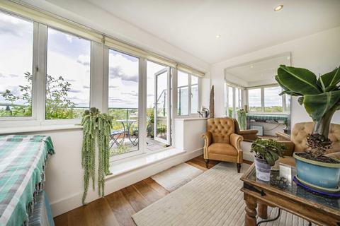 3 bedroom flat for sale, Strand Drive, Kew TW9