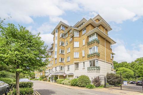 3 bedroom flat for sale, Strand Drive, Kew TW9
