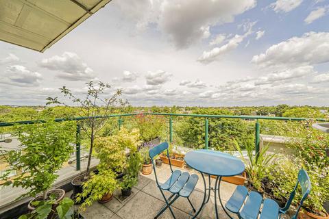 3 bedroom flat for sale, Strand Drive, Kew TW9
