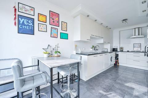 2 bedroom flat for sale, Beckett House, Stockwell, London, SW9