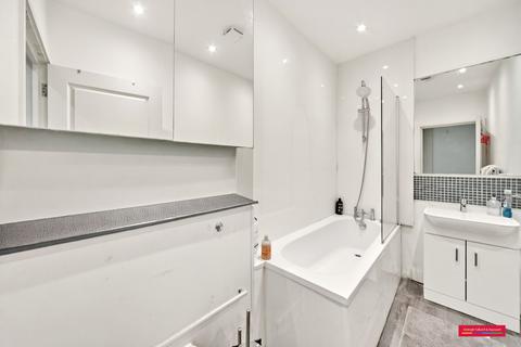 3 bedroom flat to rent, Walworth Road, London, SE17