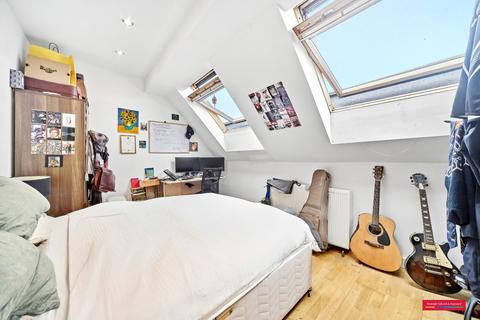 3 bedroom flat to rent, Walworth Road, London, SE17