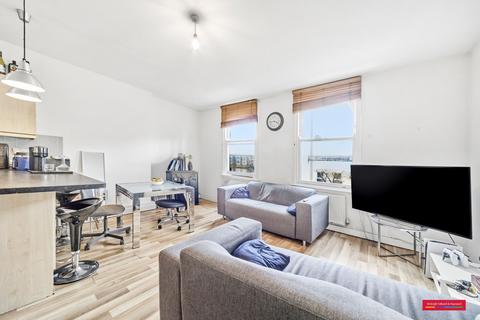 3 bedroom flat to rent, Walworth Road, London, SE17