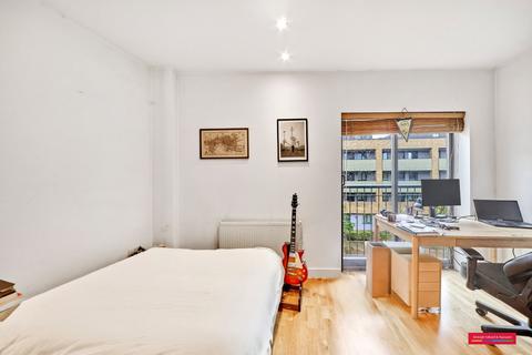 3 bedroom flat to rent, Walworth Road, London, SE17