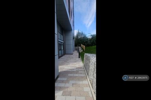 2 bedroom semi-detached house to rent, Furness Quay, Salford, M50