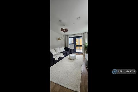 2 bedroom semi-detached house to rent, Furness Quay, Salford, M50