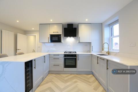2 bedroom terraced house to rent, Mitcham Road, London, SW17