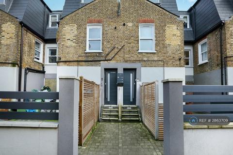 2 bedroom terraced house to rent, Mitcham Road, London, SW17