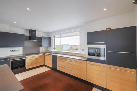 3 bedroom apartment for sale, Montagu Court, Gosforth, Newcastle Upon Tyne