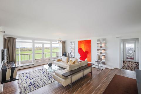 3 bedroom apartment for sale, Montagu Court, Gosforth, Newcastle Upon Tyne