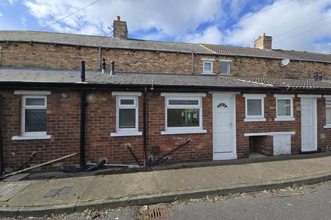 2 bedroom terraced house to rent, Maple Street, Ashington