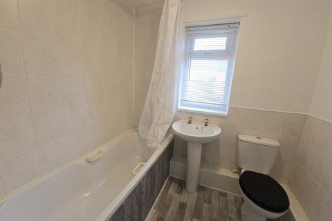 2 bedroom terraced house to rent, Maple Street, Ashington