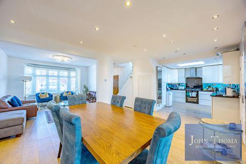 5 bedroom semi-detached house for sale, Wensleydale Avenue, Ilford IG5