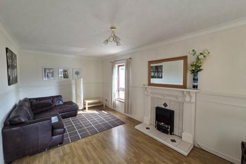 3 bedroom semi-detached house to rent, Seafield Lane, Dundee,