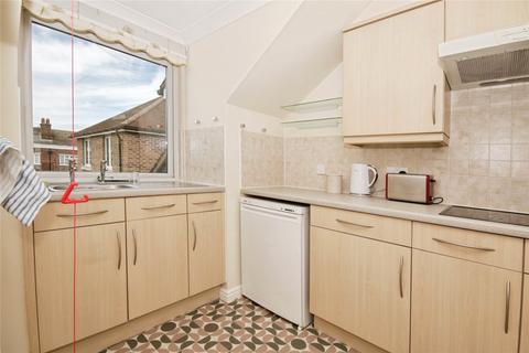 2 bedroom apartment for sale, Linters Court, Redhill RH1