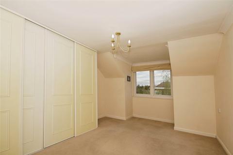 2 bedroom apartment for sale, Linters Court, Redhill RH1