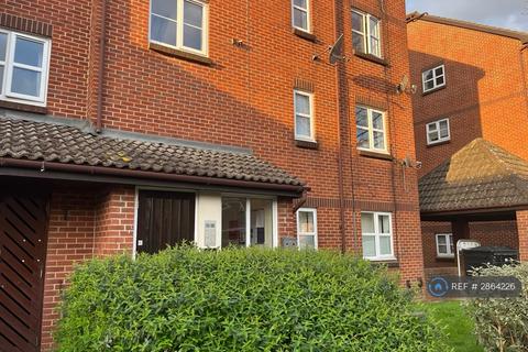 Studio to rent, Yiewsley, West Drayton, UB7