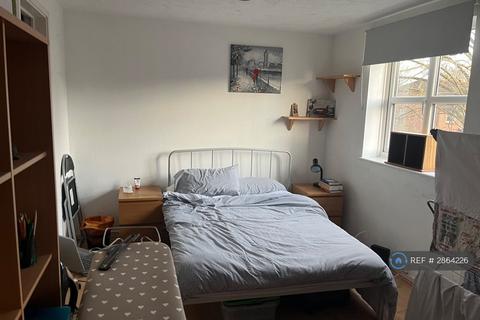 Studio to rent, Yiewsley, West Drayton, UB7