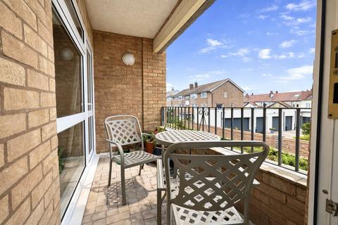 2 bedroom apartment for sale, Hoscote Park, West Kirby, Wirral, Merseyside, CH48