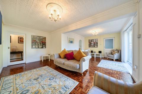 2 bedroom apartment for sale, Hollybush Road, Cyncoed, Cardiff