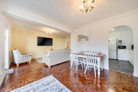 2 bedroom apartment for sale, Hollybush Road, Cyncoed, Cardiff