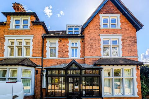 2 bedroom apartment to rent, Helme Lodge,  Lake Road, London