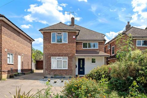 3 bedroom detached house for sale, Swanns Meadow, Great Bookham, Leatherhead, Surrey, KT23