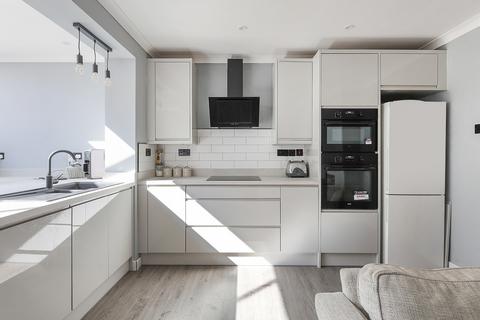 3 bedroom detached house for sale, Swanns Meadow, Great Bookham, Leatherhead, Surrey, KT23