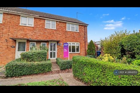 3 bedroom semi-detached house to rent, Northumberland Avenue, Bury St Edmunds, IP32