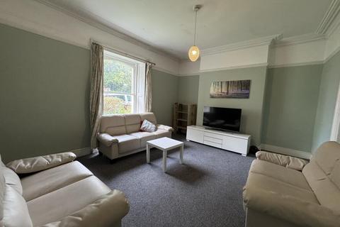 7 bedroom house share to rent, 25 North Road East