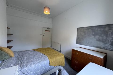 7 bedroom house share to rent, 25 North Road East