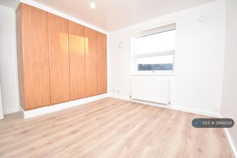 2 bedroom terraced house to rent, Manor Road, Erith, DA8