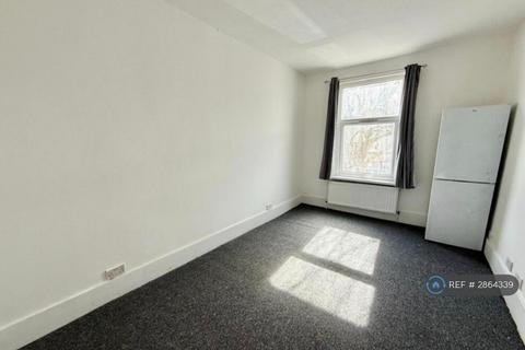 2 bedroom flat to rent, Stanley Road, London, E12