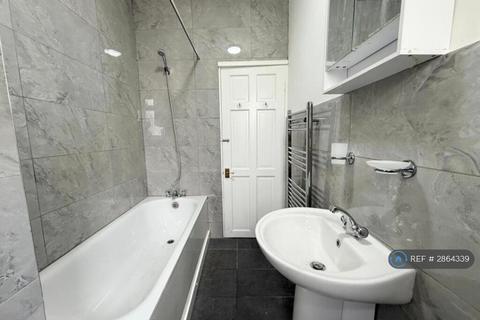 2 bedroom flat to rent, Stanley Road, London, E12