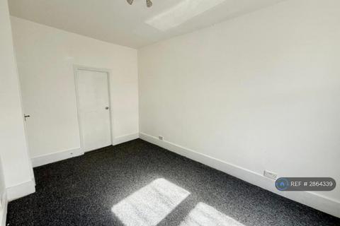 2 bedroom flat to rent, Stanley Road, London, E12