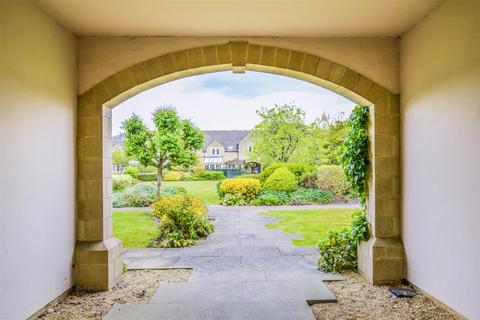 2 bedroom retirement property for sale, Lygon Court, Fairford