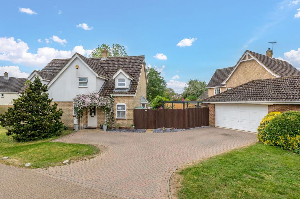 4 bedroom detached house for sale
