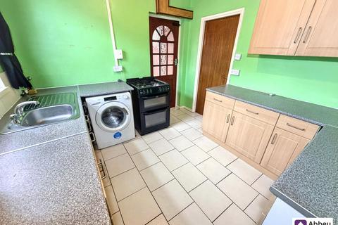 3 bedroom semi-detached house for sale, Billington Close, Leicester, LE4