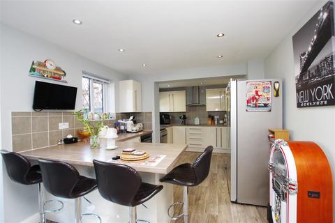 3 bedroom detached house for sale, Parsley Close, Swindon SN2