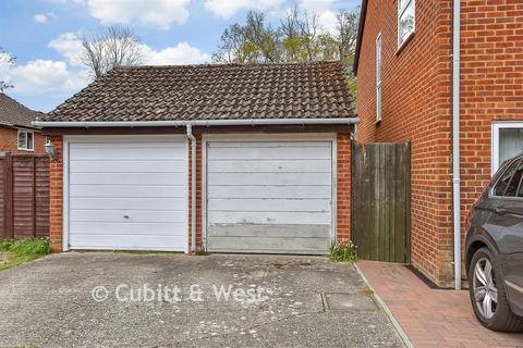 3 bedroom terraced house for sale, North Heath Lane, Horsham RH12