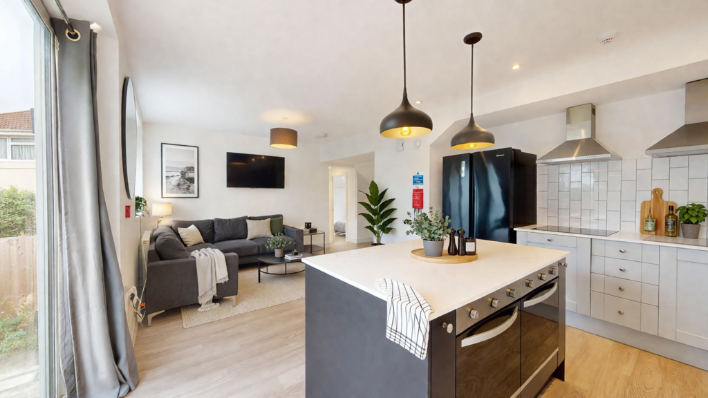 6 bedroom house to rent