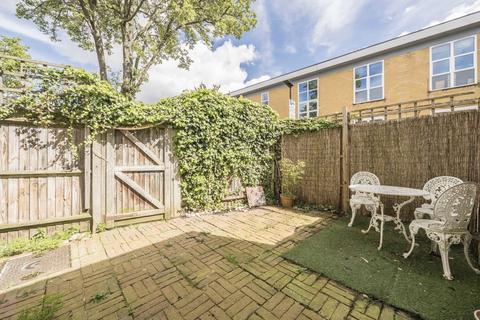 3 bedroom terraced house for sale, Geraldine Road, London W4